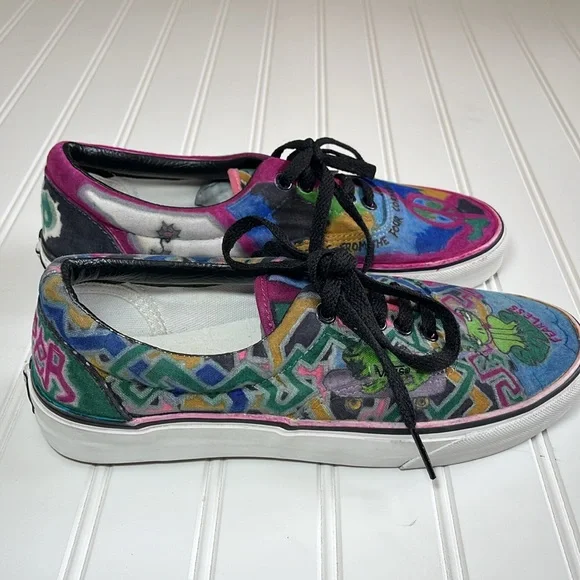 Vans custom graphics with frog, peace sign and graffiti - Picture 3 of 9
